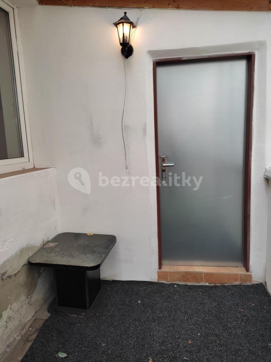 Prenájom bytu Garsoniéra 16 m², Pod Kavalírkou, Praha, Praha Prenájom bytu Garsoniéra 16 m², Pod Kavalírkou, Praha, Praha