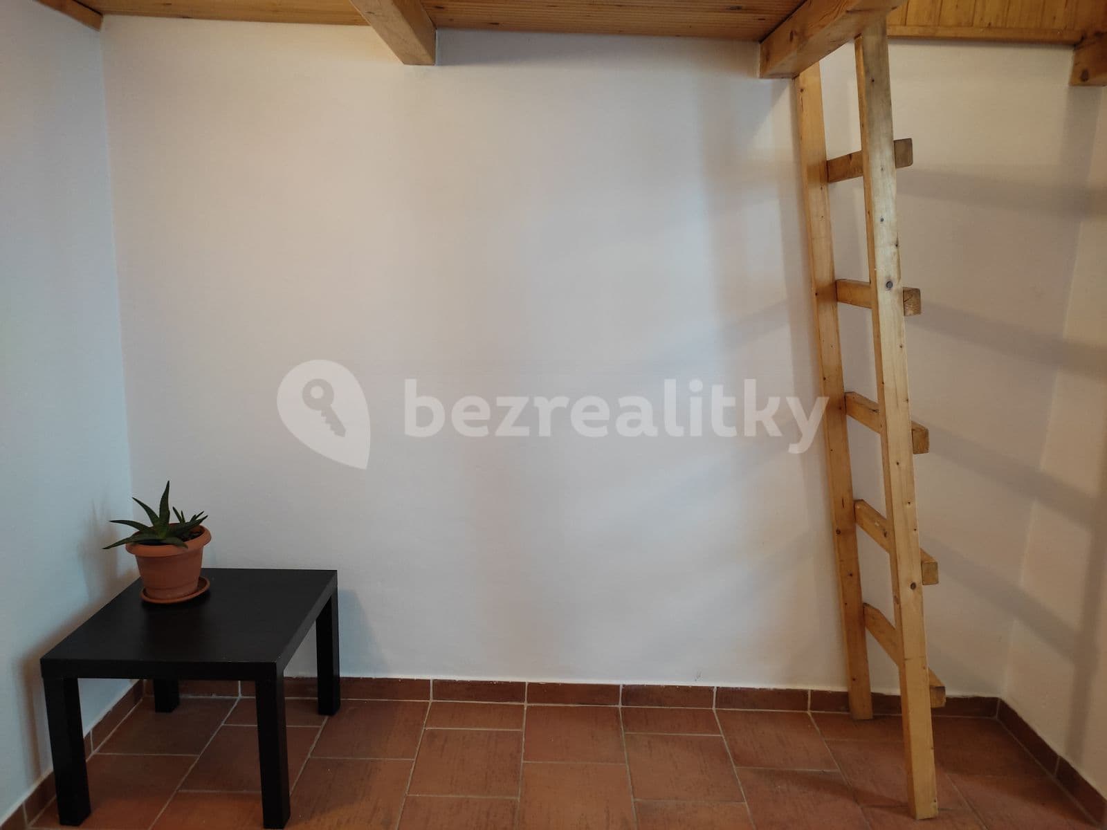 Prenájom bytu Garsoniéra 16 m², Pod Kavalírkou, Praha, Praha Prenájom bytu Garsoniéra 16 m², Pod Kavalírkou, Praha, Praha