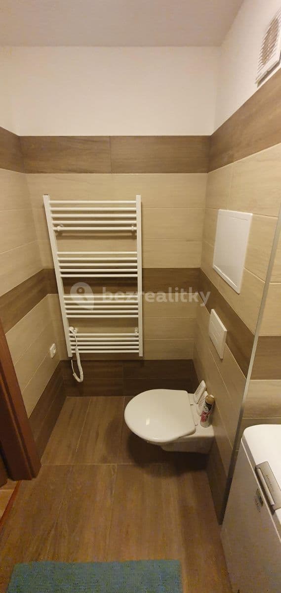 Prenájom bytu 2-izbový 43 m², Strašnická, Praha, Praha Prenájom bytu 2-izbový 43 m², Strašnická, Praha, Praha