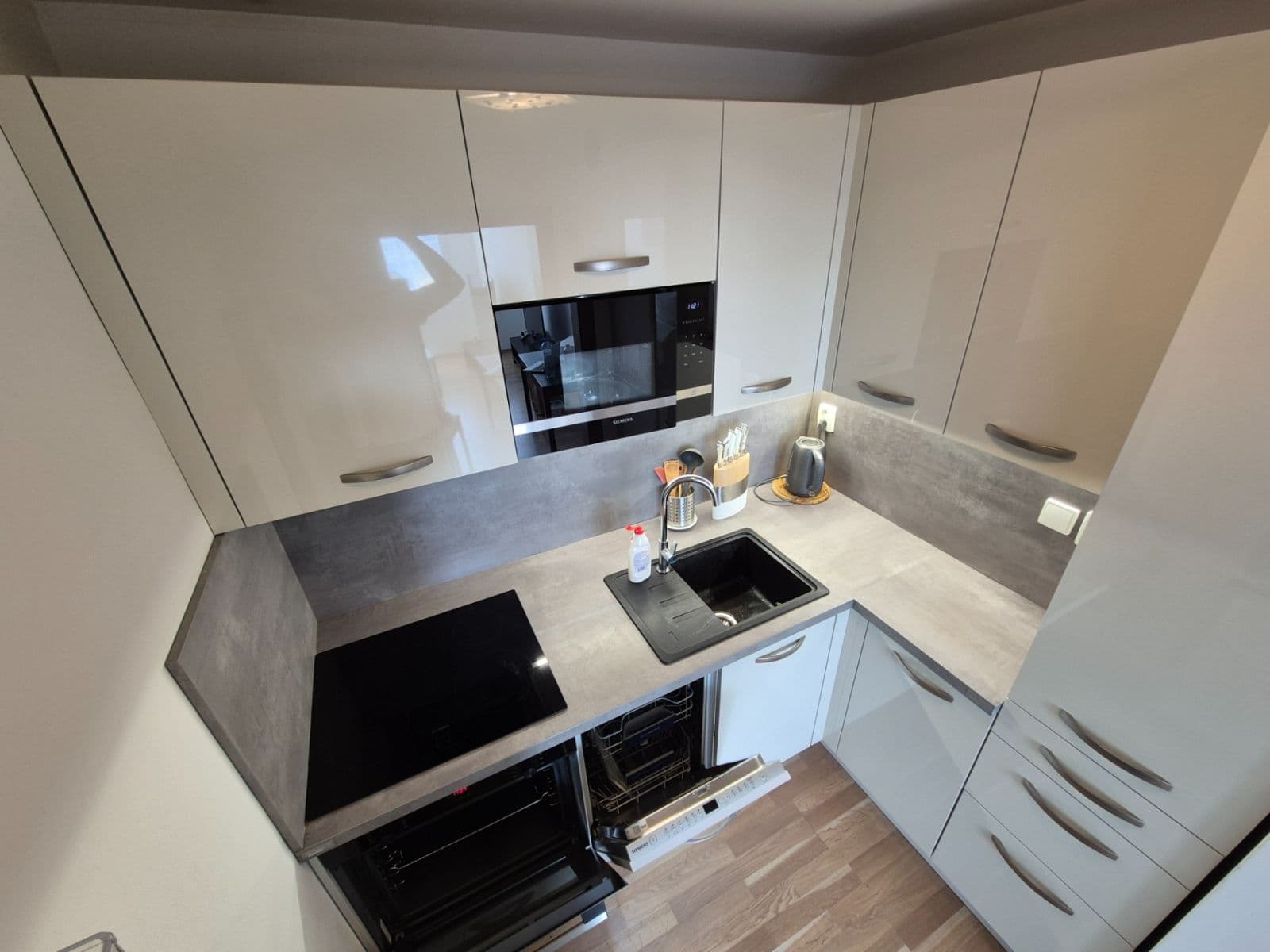 Prenájom bytu 2-izbový 43 m², Strašnická, Praha, Praha Prenájom bytu 2-izbový 43 m², Strašnická, Praha, Praha