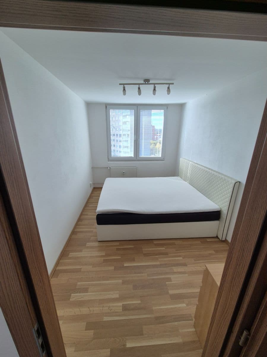 Prenájom bytu 2-izbový 43 m², Strašnická, Praha, Praha Prenájom bytu 2-izbový 43 m², Strašnická, Praha, Praha