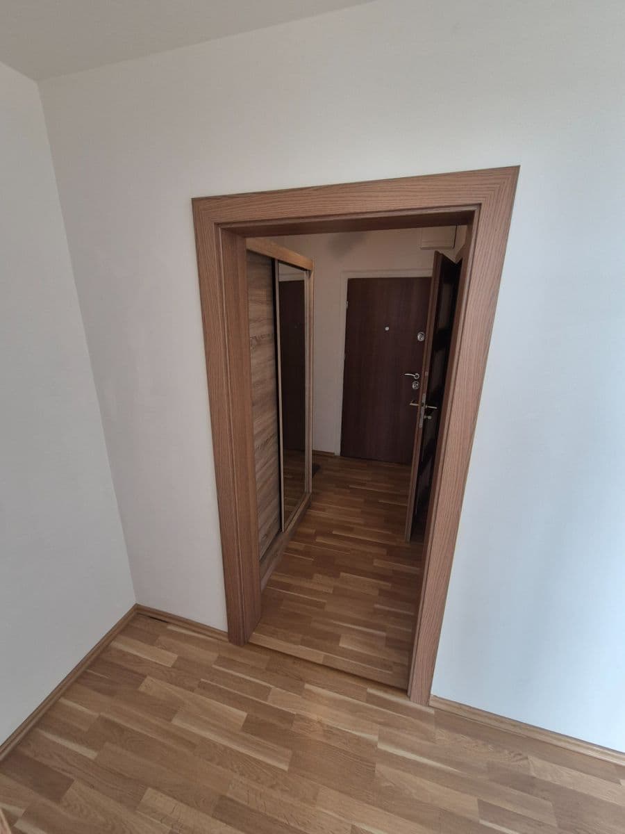 Prenájom bytu 2-izbový 43 m², Strašnická, Praha, Praha Prenájom bytu 2-izbový 43 m², Strašnická, Praha, Praha