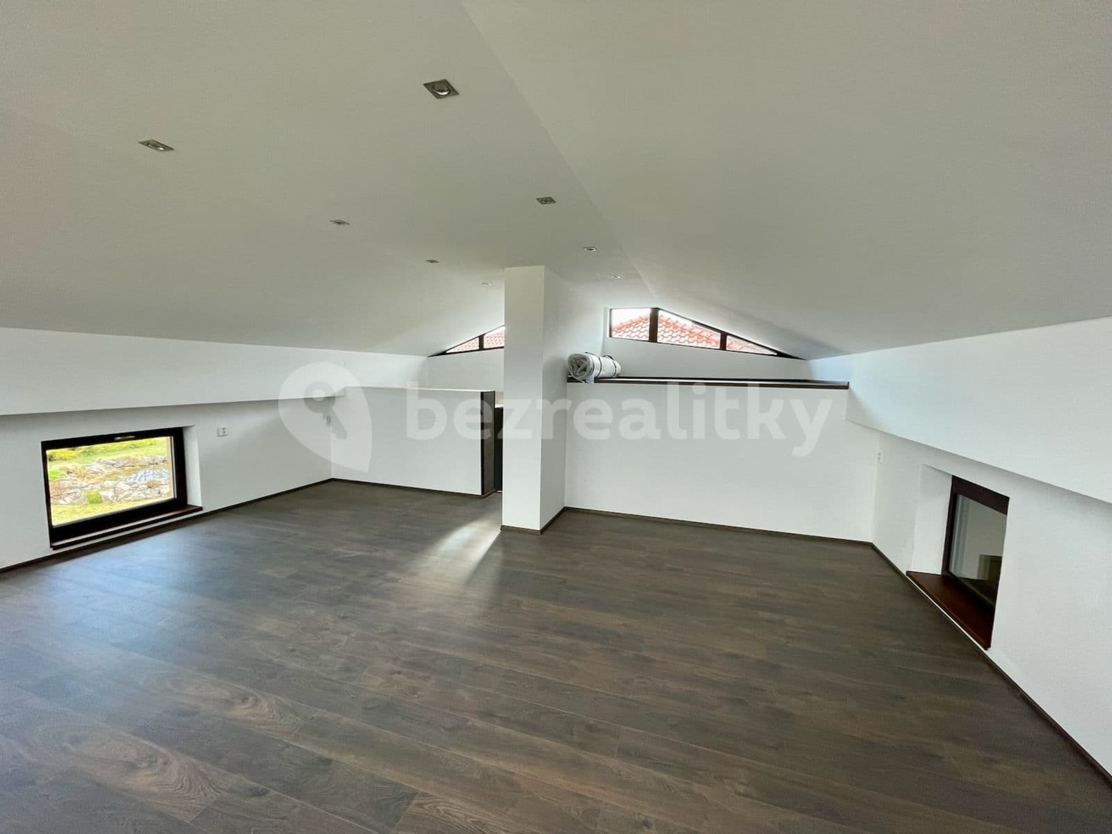 Prenájom bytu 2-izbový 75 m², Na Výsluní, Králův Dvůr, Středočeský kraj Prenájom bytu 2-izbový 75 m², Na Výsluní, Králův Dvůr, Středočeský kraj