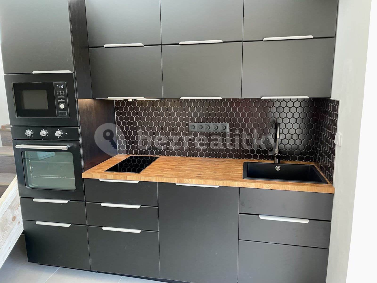 Prenájom bytu 2-izbový 75 m², Na Výsluní, Králův Dvůr, Středočeský kraj Prenájom bytu 2-izbový 75 m², Na Výsluní, Králův Dvůr, Středočeský kraj