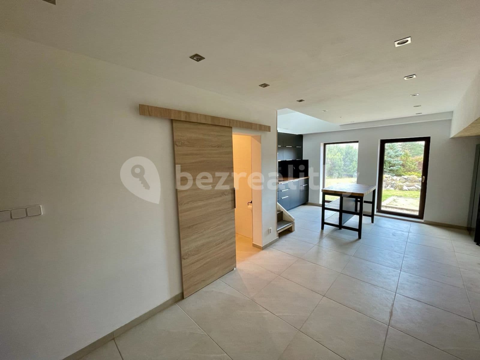 Prenájom bytu 2-izbový 75 m², Na Výsluní, Králův Dvůr, Středočeský kraj Prenájom bytu 2-izbový 75 m², Na Výsluní, Králův Dvůr, Středočeský kraj