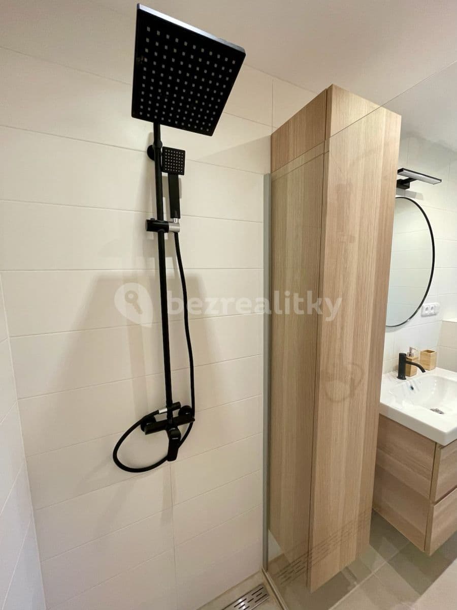 Prenájom bytu 2-izbový 75 m², Na Výsluní, Králův Dvůr, Středočeský kraj Prenájom bytu 2-izbový 75 m², Na Výsluní, Králův Dvůr, Středočeský kraj