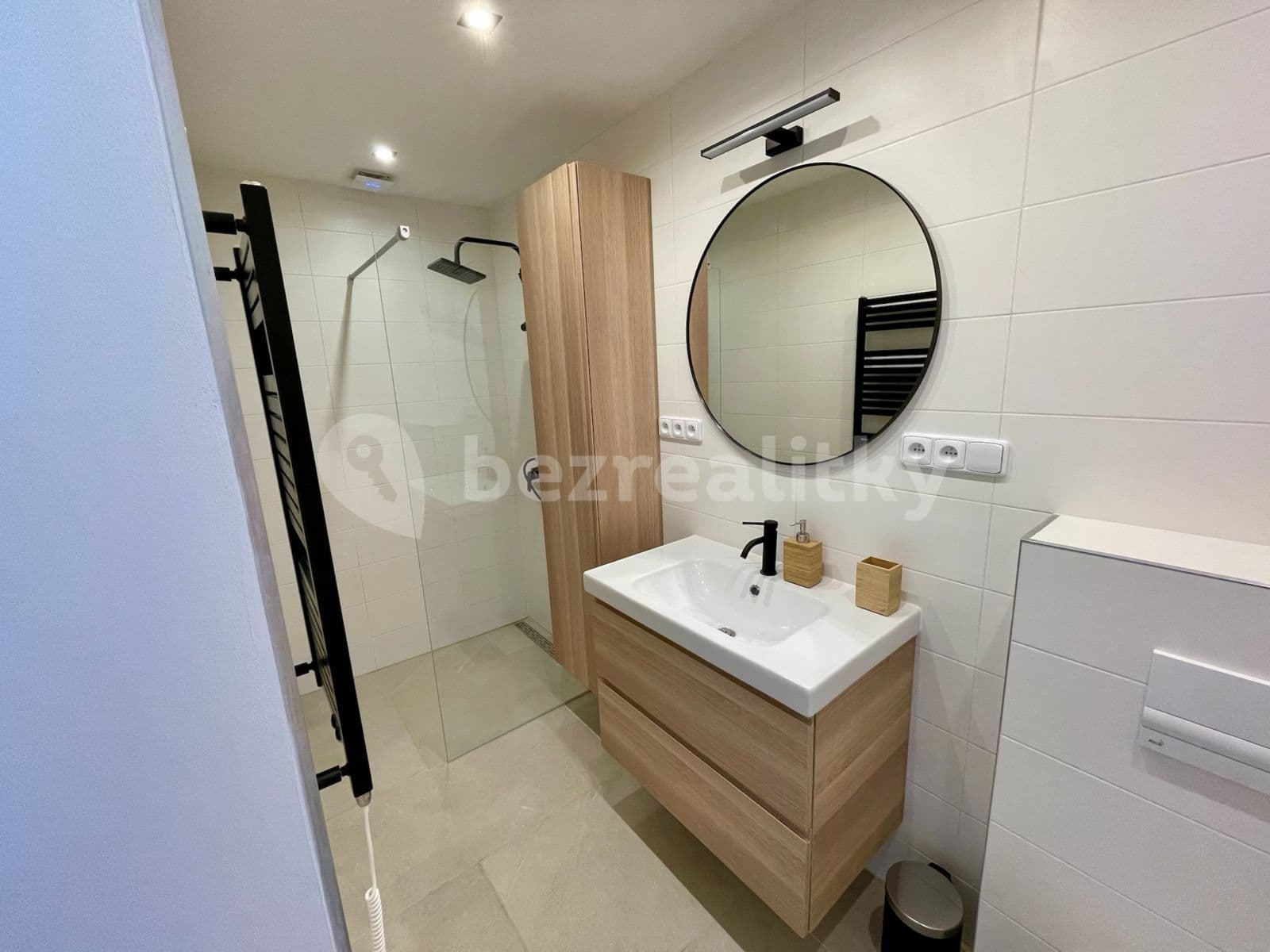 Prenájom bytu 2-izbový 75 m², Na Výsluní, Králův Dvůr, Středočeský kraj Prenájom bytu 2-izbový 75 m², Na Výsluní, Králův Dvůr, Středočeský kraj