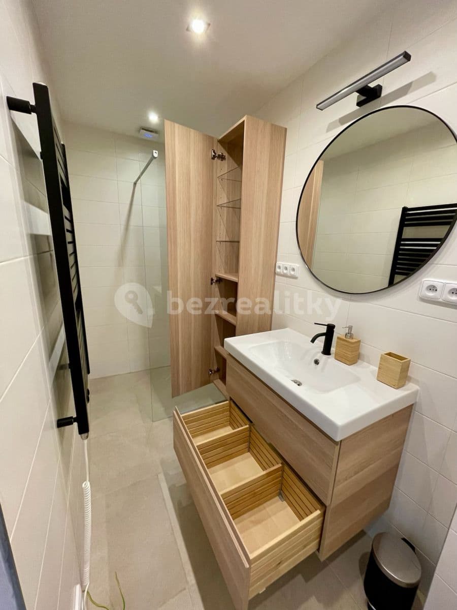 Prenájom bytu 2-izbový 75 m², Na Výsluní, Králův Dvůr, Středočeský kraj Prenájom bytu 2-izbový 75 m², Na Výsluní, Králův Dvůr, Středočeský kraj