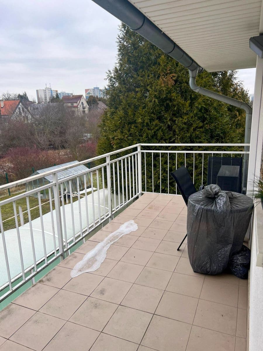 Prenájom bytu 3-izbový 120 m², U Albrechtova vrchu, Praha, Praha Prenájom bytu 3-izbový 120 m², U Albrechtova vrchu, Praha, Praha