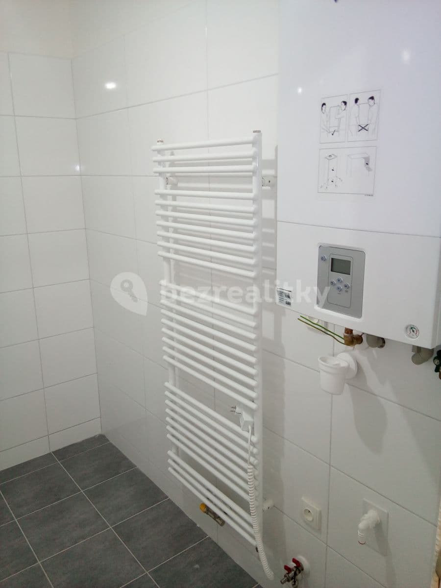 Prenájom bytu 2-izbový 53 m², Jindřichův Hradec, Jihočeský kraj Prenájom bytu 2-izbový 53 m², Jindřichův Hradec, Jihočeský kraj