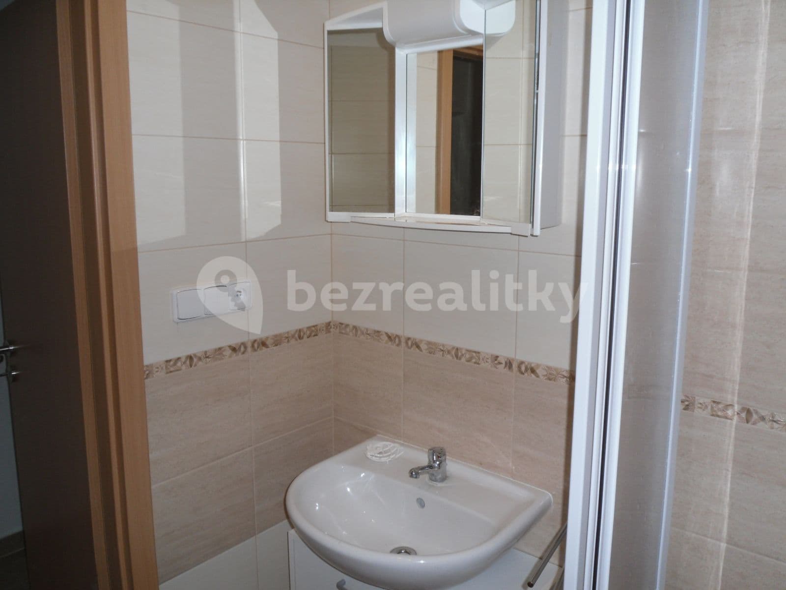 Prenájom bytu 3-izbový 74 m², Podle Kačerova, Praha, Praha Prenájom bytu 3-izbový 74 m², Podle Kačerova, Praha, Praha