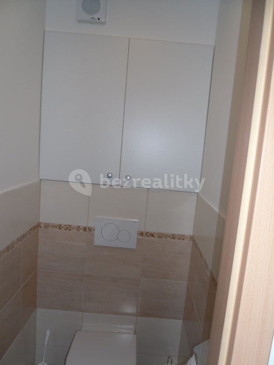 Prenájom bytu 3-izbový 74 m², Podle Kačerova, Praha, Praha Prenájom bytu 3-izbový 74 m², Podle Kačerova, Praha, Praha