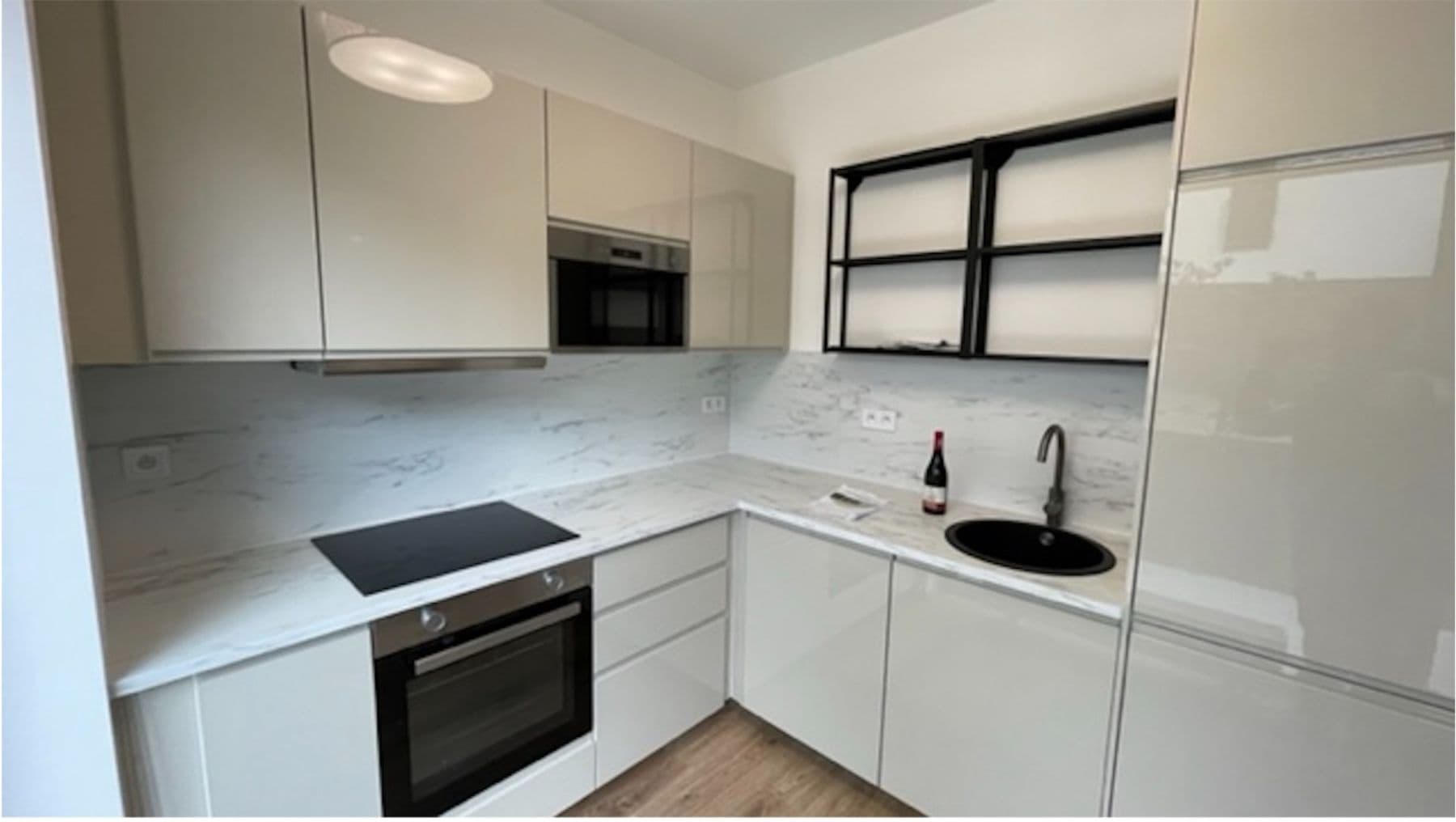 Prenájom bytu 2-izbový 55 m², Štěchovická, Praha, Praha Prenájom bytu 2-izbový 55 m², Štěchovická, Praha, Praha