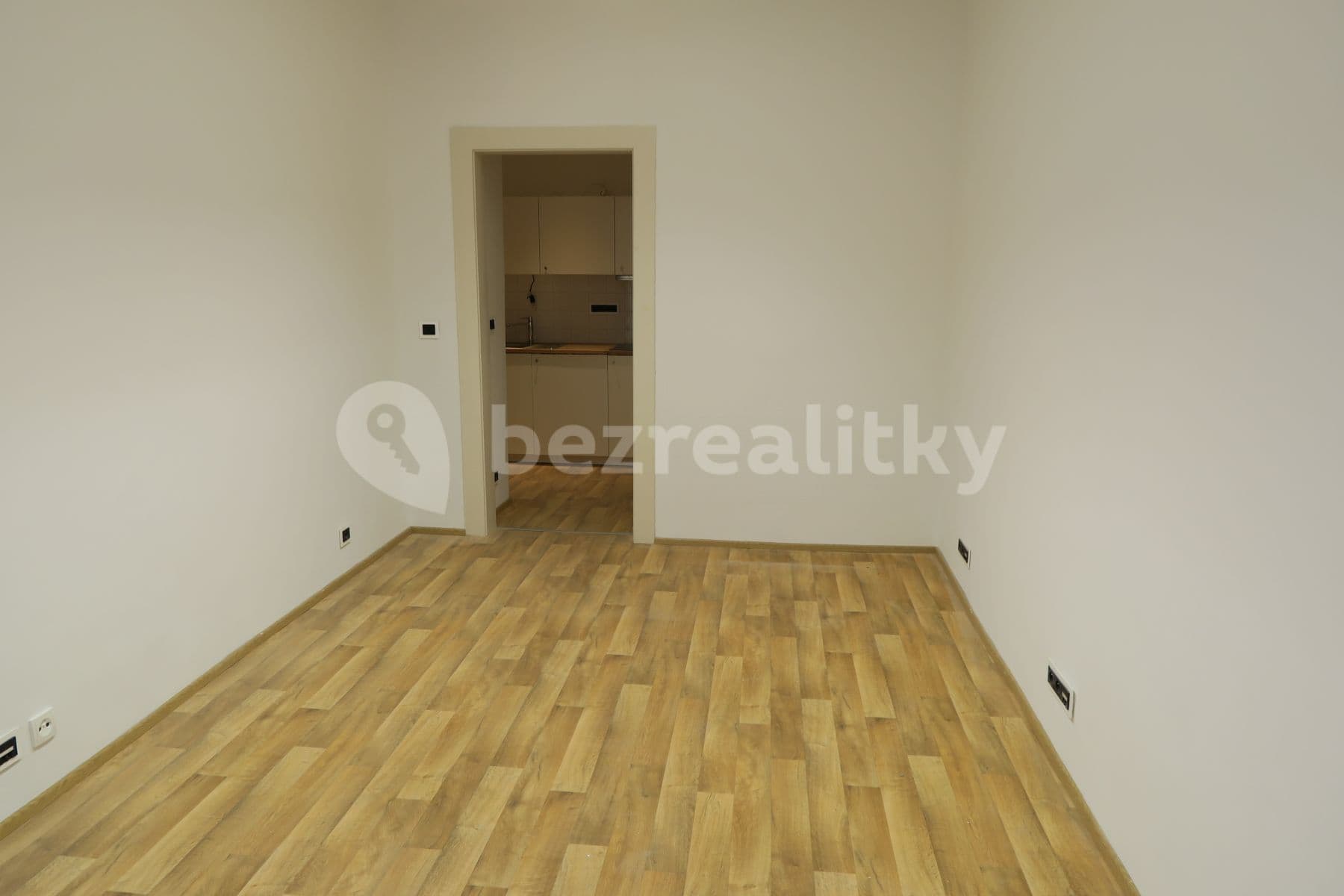 Prenájom bytu 3-izbový 73 m², Jaselská, Praha, Praha Prenájom bytu 3-izbový 73 m², Jaselská, Praha, Praha