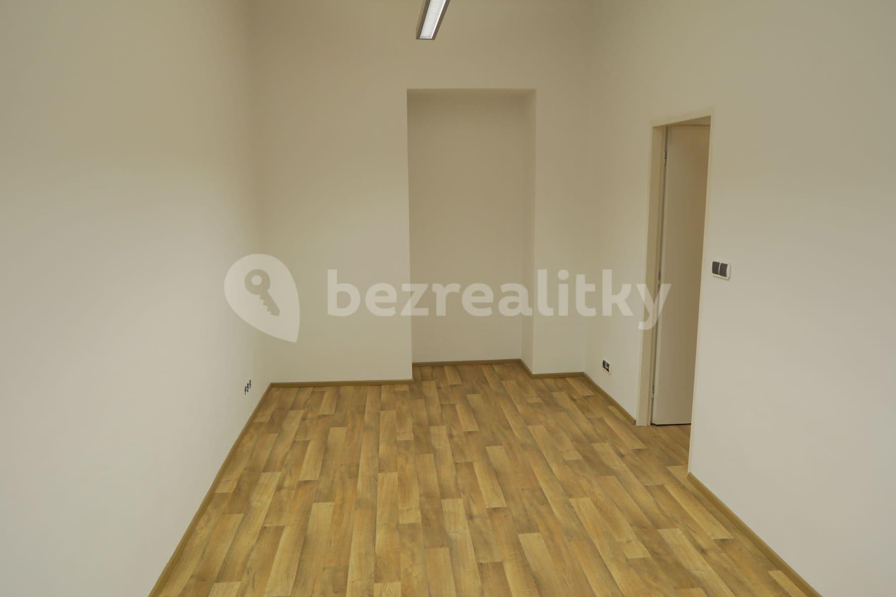 Prenájom bytu 3-izbový 73 m², Jaselská, Praha, Praha Prenájom bytu 3-izbový 73 m², Jaselská, Praha, Praha