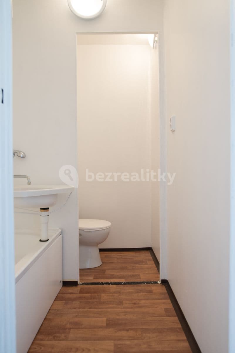 Prenájom bytu 1-izbový 30 m², Tylova, Jihlava, Kraj Vysočina Prenájom bytu 1-izbový 30 m², Tylova, Jihlava, Kraj Vysočina