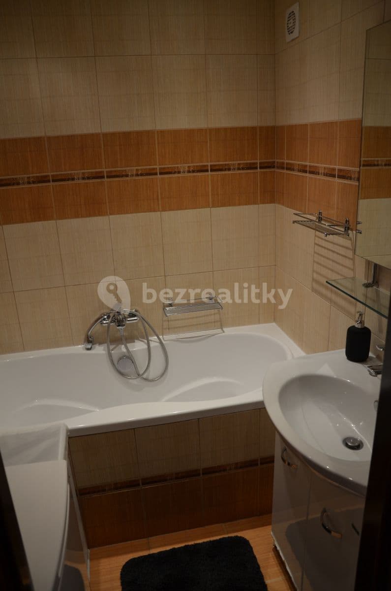 Prenájom bytu 3-izbový 74 m², Štětínská, Praha, Praha Prenájom bytu 3-izbový 74 m², Štětínská, Praha, Praha