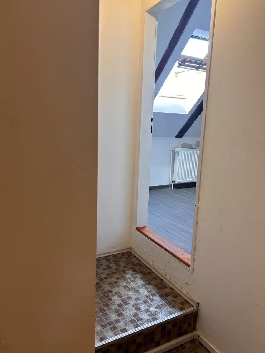 Prenájom bytu Garsoniéra 21 m², Slivenecká, Ořech, Středočeský kraj Prenájom bytu Garsoniéra 21 m², Slivenecká, Ořech, Středočeský kraj