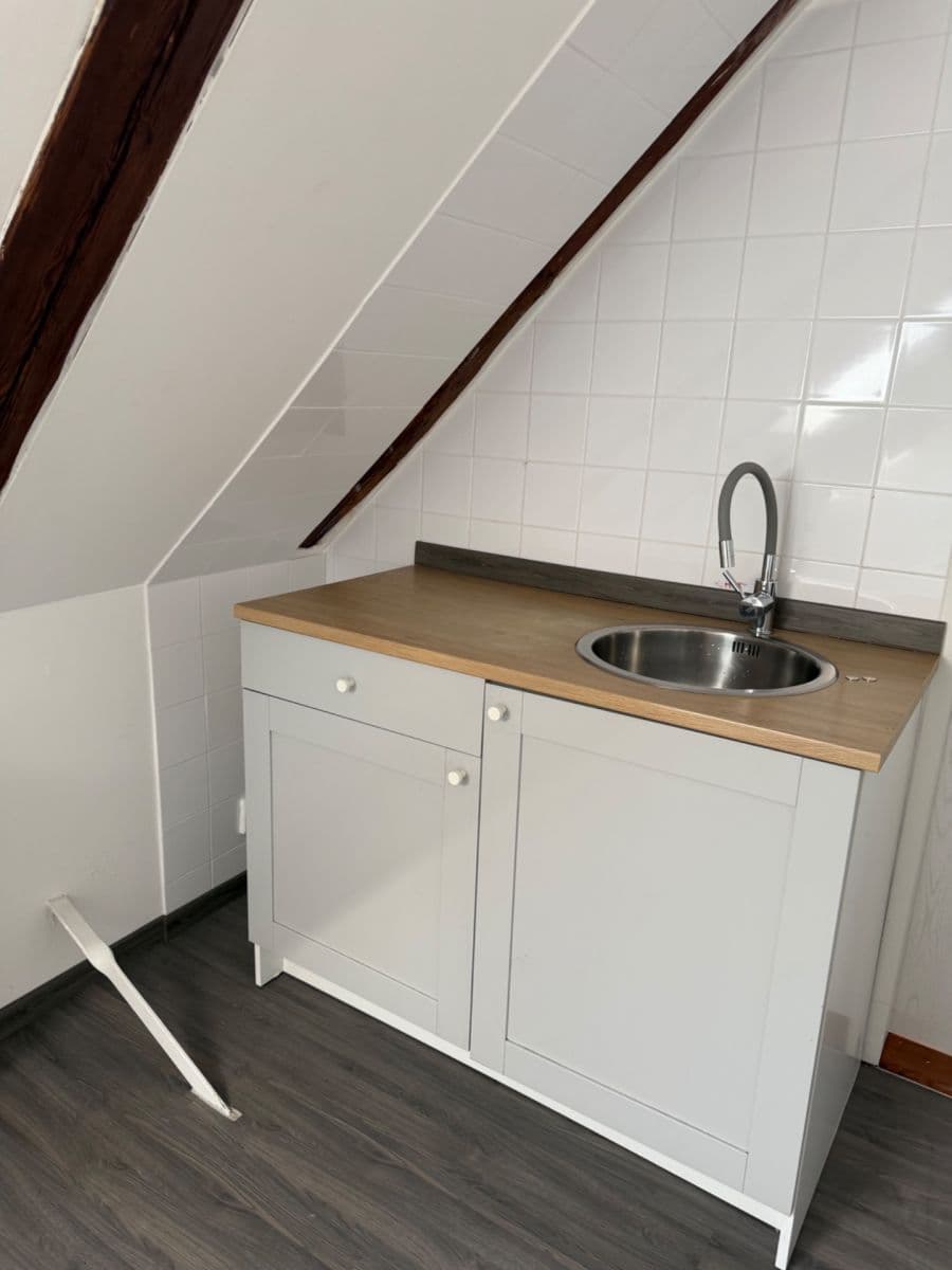 Prenájom bytu Garsoniéra 21 m², Slivenecká, Ořech, Středočeský kraj Prenájom bytu Garsoniéra 21 m², Slivenecká, Ořech, Středočeský kraj