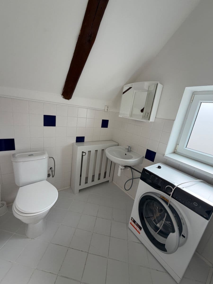 Prenájom bytu Garsoniéra 21 m², Slivenecká, Ořech, Středočeský kraj Prenájom bytu Garsoniéra 21 m², Slivenecká, Ořech, Středočeský kraj