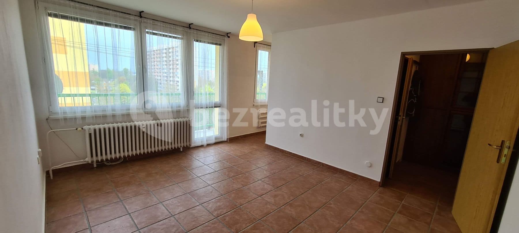 Prenájom bytu 1-izbový 34 m², Bělehradská, Pardubice, Pardubický kraj Prenájom bytu 1-izbový 34 m², Bělehradská, Pardubice, Pardubický kraj