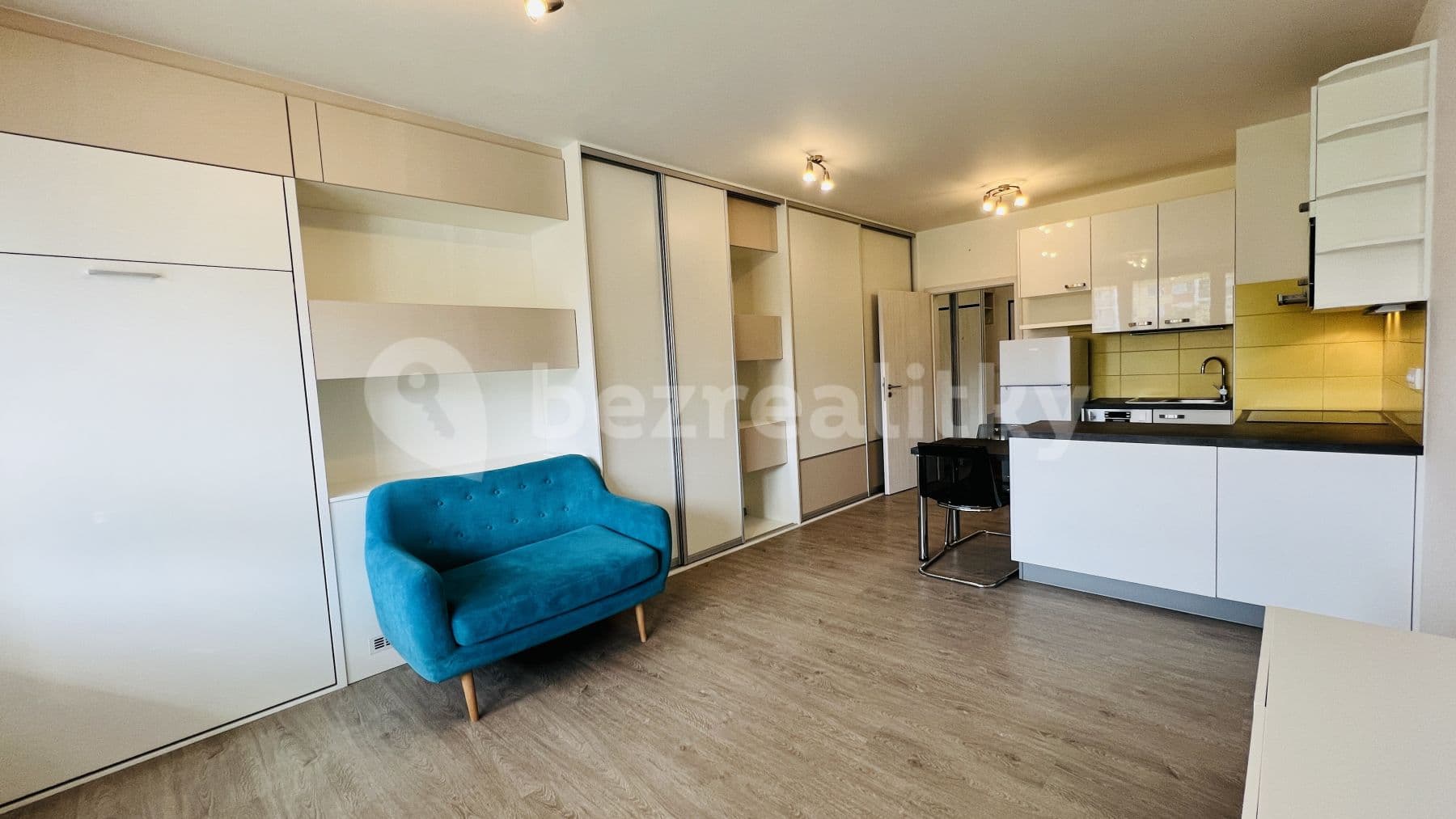 Prenájom bytu 1-izbový 37 m², Pavla Beneše, Praha, Praha Prenájom bytu 1-izbový 37 m², Pavla Beneše, Praha, Praha