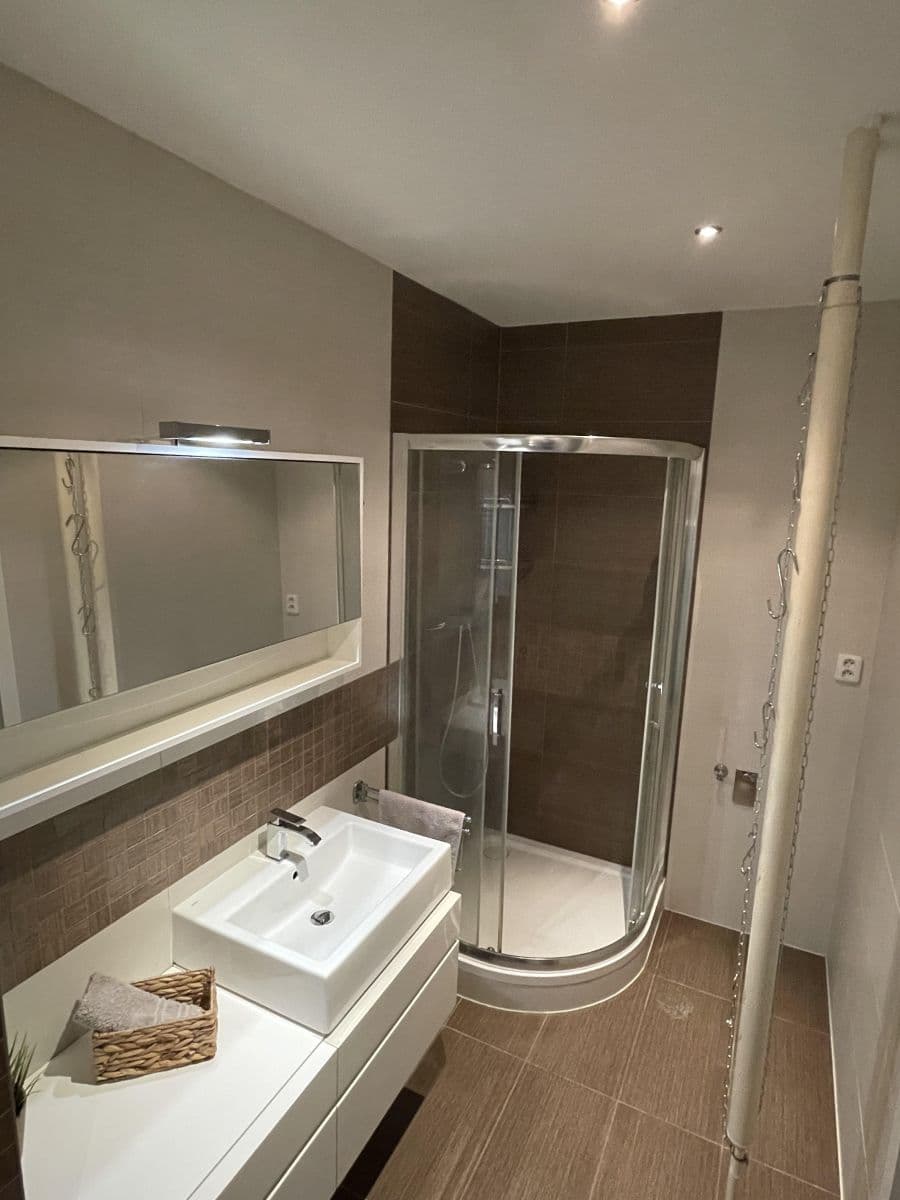 Prenájom bytu 2-izbový 51 m², Bělohorská, Praha, Praha Prenájom bytu 2-izbový 51 m², Bělohorská, Praha, Praha