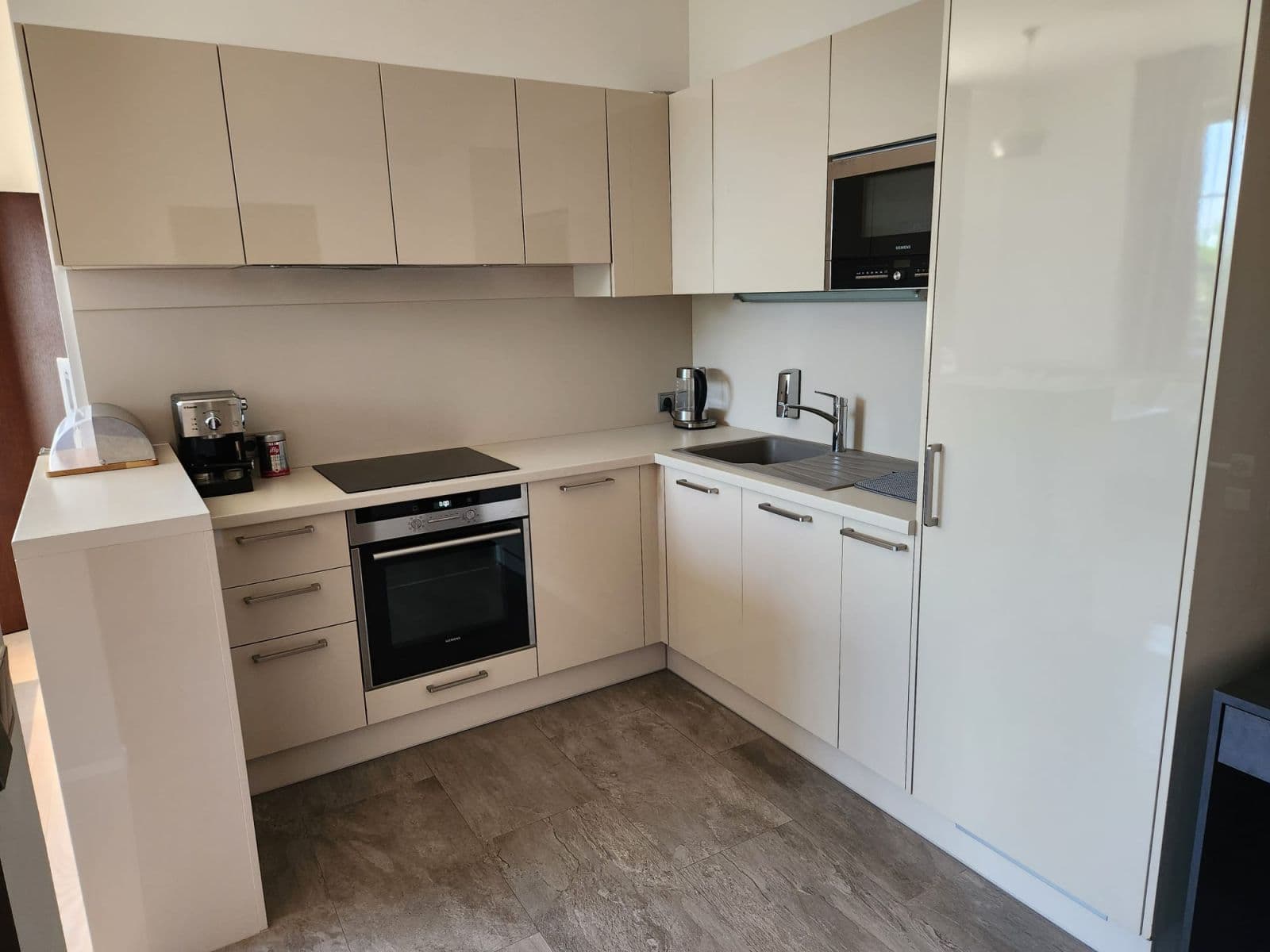 Prenájom bytu 2-izbový 45 m², Na Kloubcích, Lety, Středočeský kraj Prenájom bytu 2-izbový 45 m², Na Kloubcích, Lety, Středočeský kraj