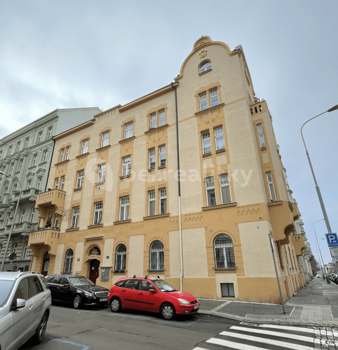 Prenájom bytu 3-izbový 100 m², Nitranská, Praha, Praha Prenájom bytu 3-izbový 100 m², Nitranská, Praha, Praha