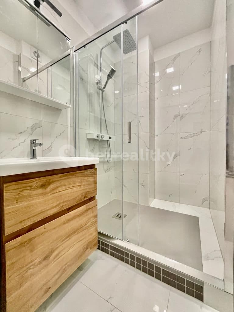 Prenájom bytu 3-izbový 79 m², W. A. Mozarta, Most, Ústecký kraj Prenájom bytu 3-izbový 79 m², W. A. Mozarta, Most, Ústecký kraj