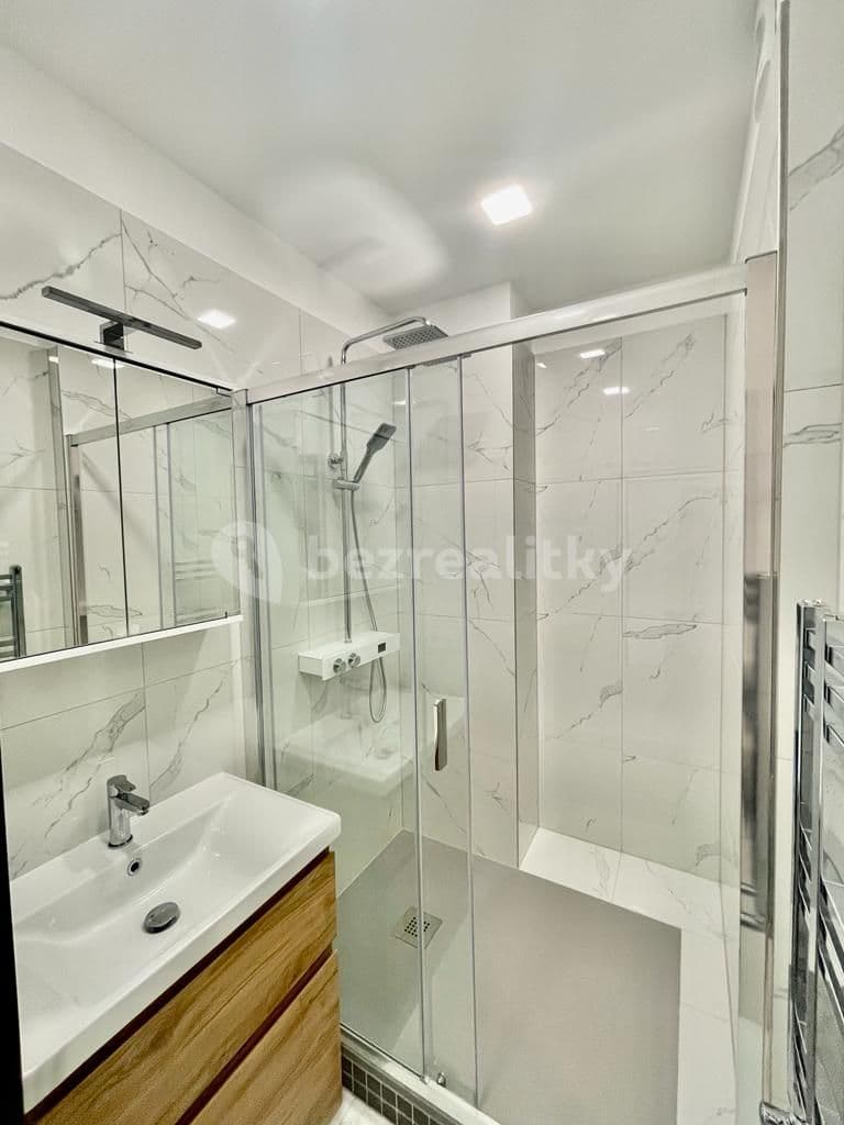 Prenájom bytu 3-izbový 79 m², W. A. Mozarta, Most, Ústecký kraj Prenájom bytu 3-izbový 79 m², W. A. Mozarta, Most, Ústecký kraj