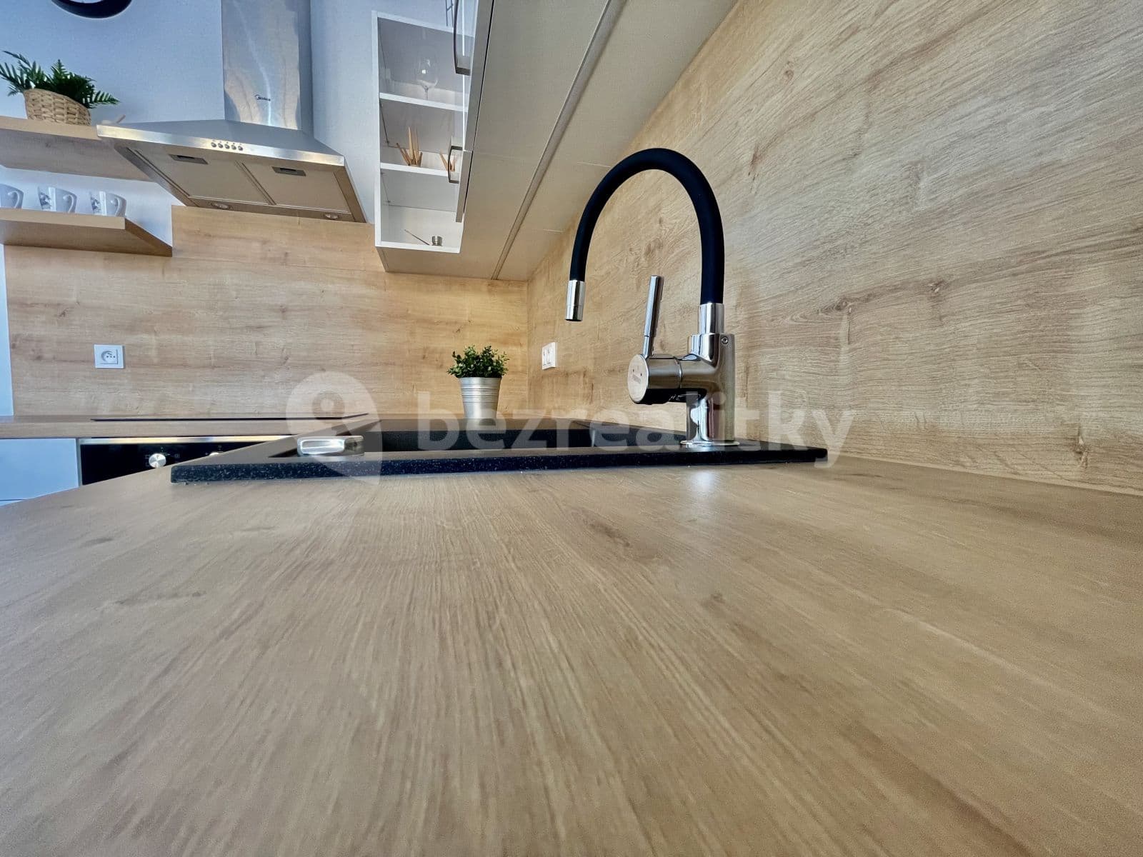 Prenájom bytu 3-izbový 79 m², W. A. Mozarta, Most, Ústecký kraj Prenájom bytu 3-izbový 79 m², W. A. Mozarta, Most, Ústecký kraj