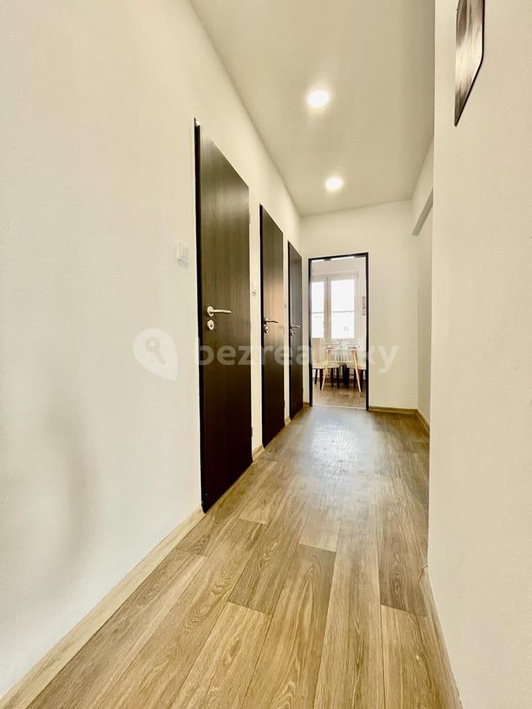 Prenájom bytu 3-izbový 79 m², W. A. Mozarta, Most, Ústecký kraj Prenájom bytu 3-izbový 79 m², W. A. Mozarta, Most, Ústecký kraj