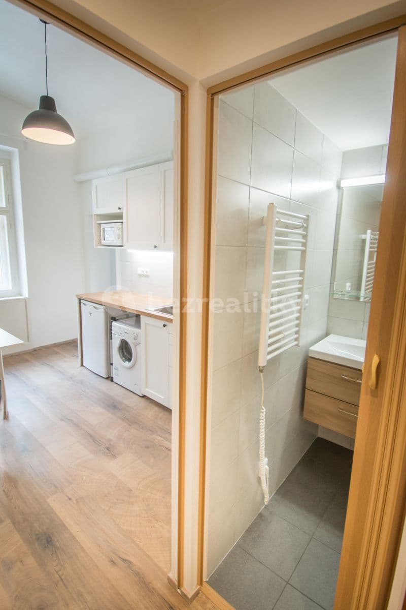 Prenájom bytu 1-izbový 37 m², Grafická, Praha, Praha Prenájom bytu 1-izbový 37 m², Grafická, Praha, Praha