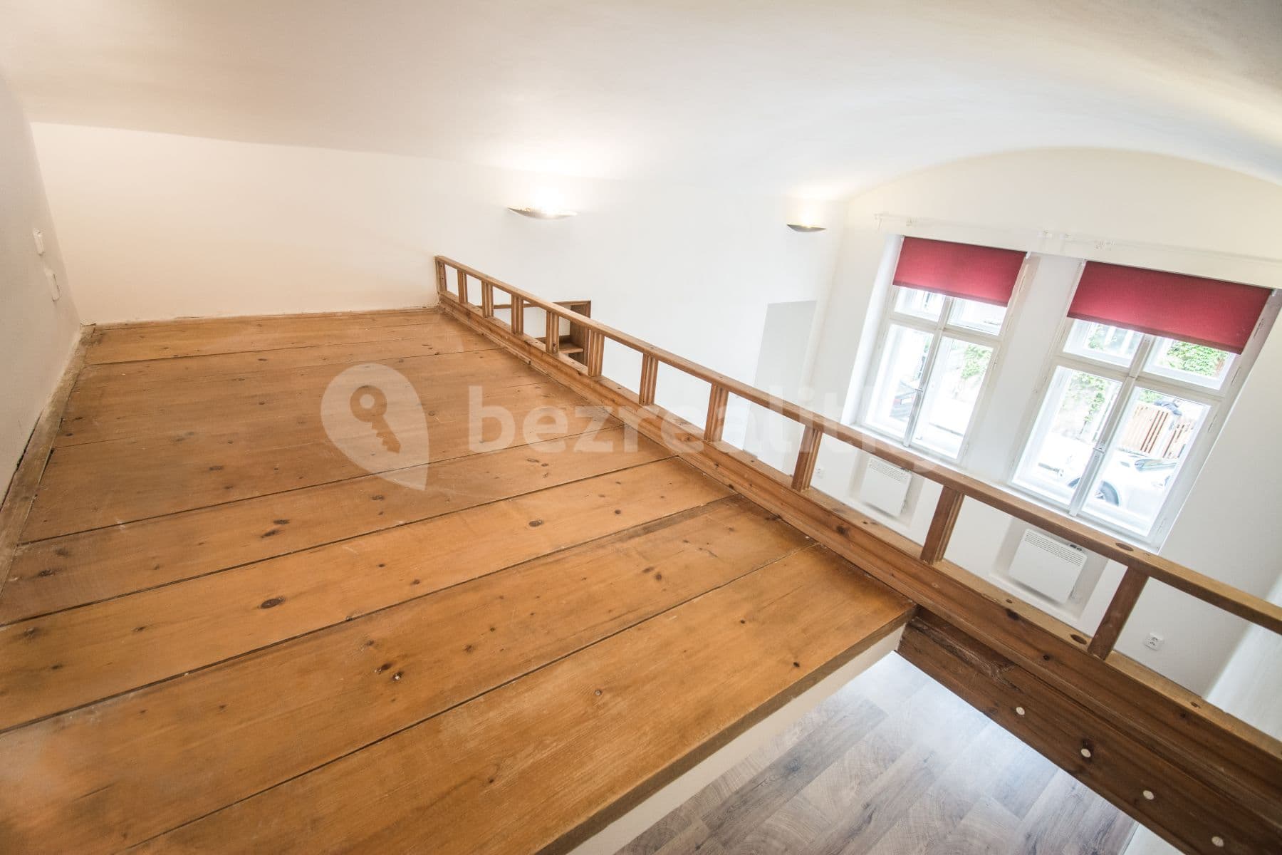 Prenájom bytu 1-izbový 37 m², Grafická, Praha, Praha Prenájom bytu 1-izbový 37 m², Grafická, Praha, Praha