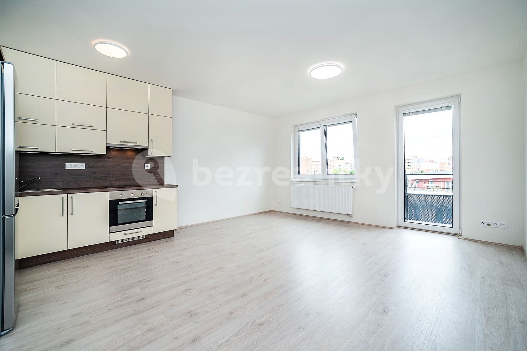 Prenájom bytu 1-izbový 43 m², Škrábkových, Praha, Praha Prenájom bytu 1-izbový 43 m², Škrábkových, Praha, Praha