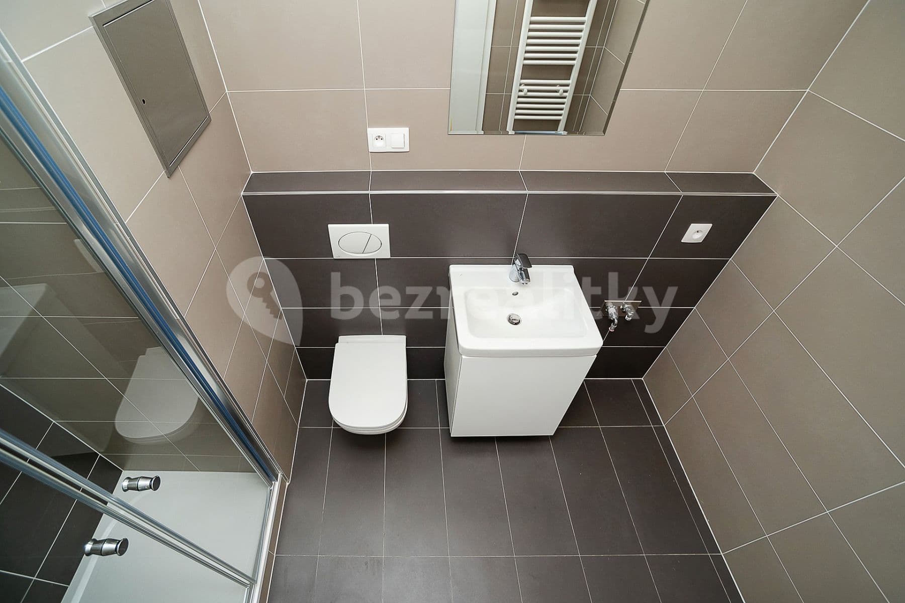 Prenájom bytu 1-izbový 43 m², Škrábkových, Praha, Praha Prenájom bytu 1-izbový 43 m², Škrábkových, Praha, Praha