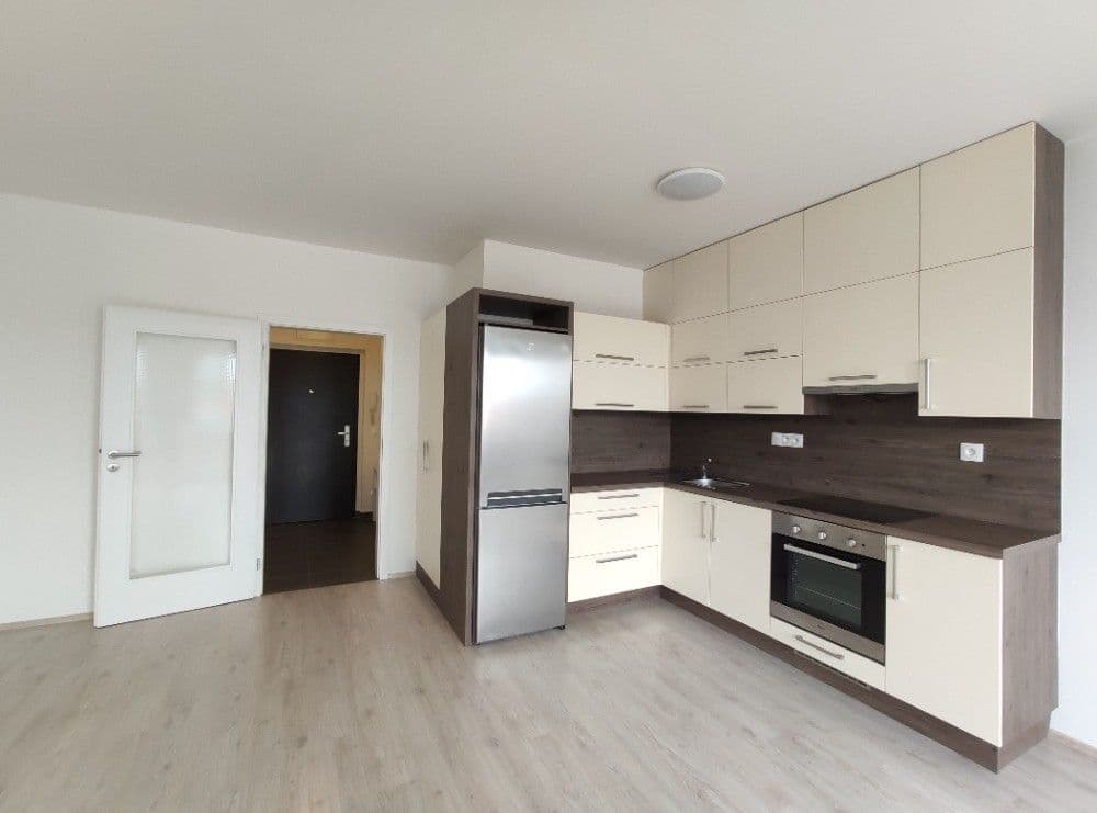 Prenájom bytu 1-izbový 43 m², Škrábkových, Praha, Praha Prenájom bytu 1-izbový 43 m², Škrábkových, Praha, Praha