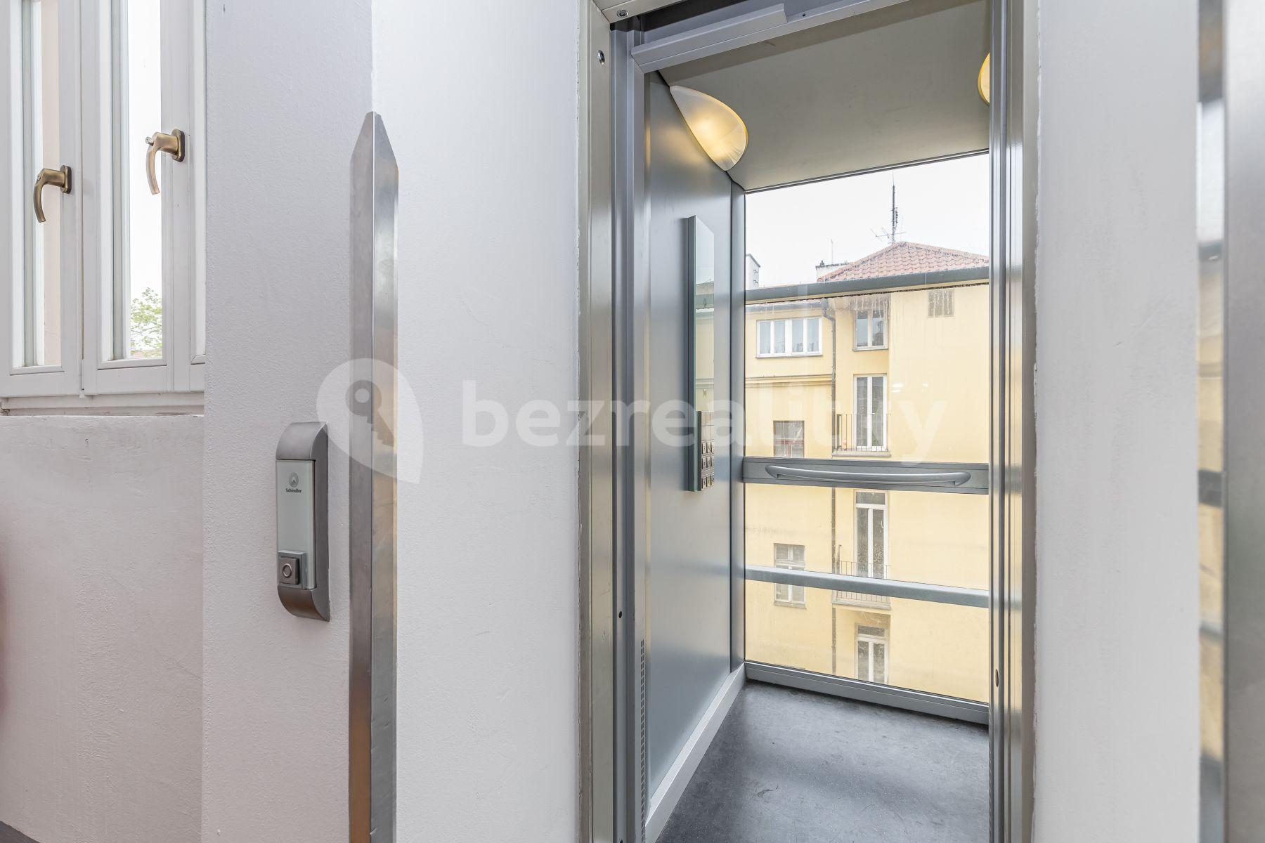 Predaj bytu 1-izbový 34 m², Na Celné, Praha, Praha