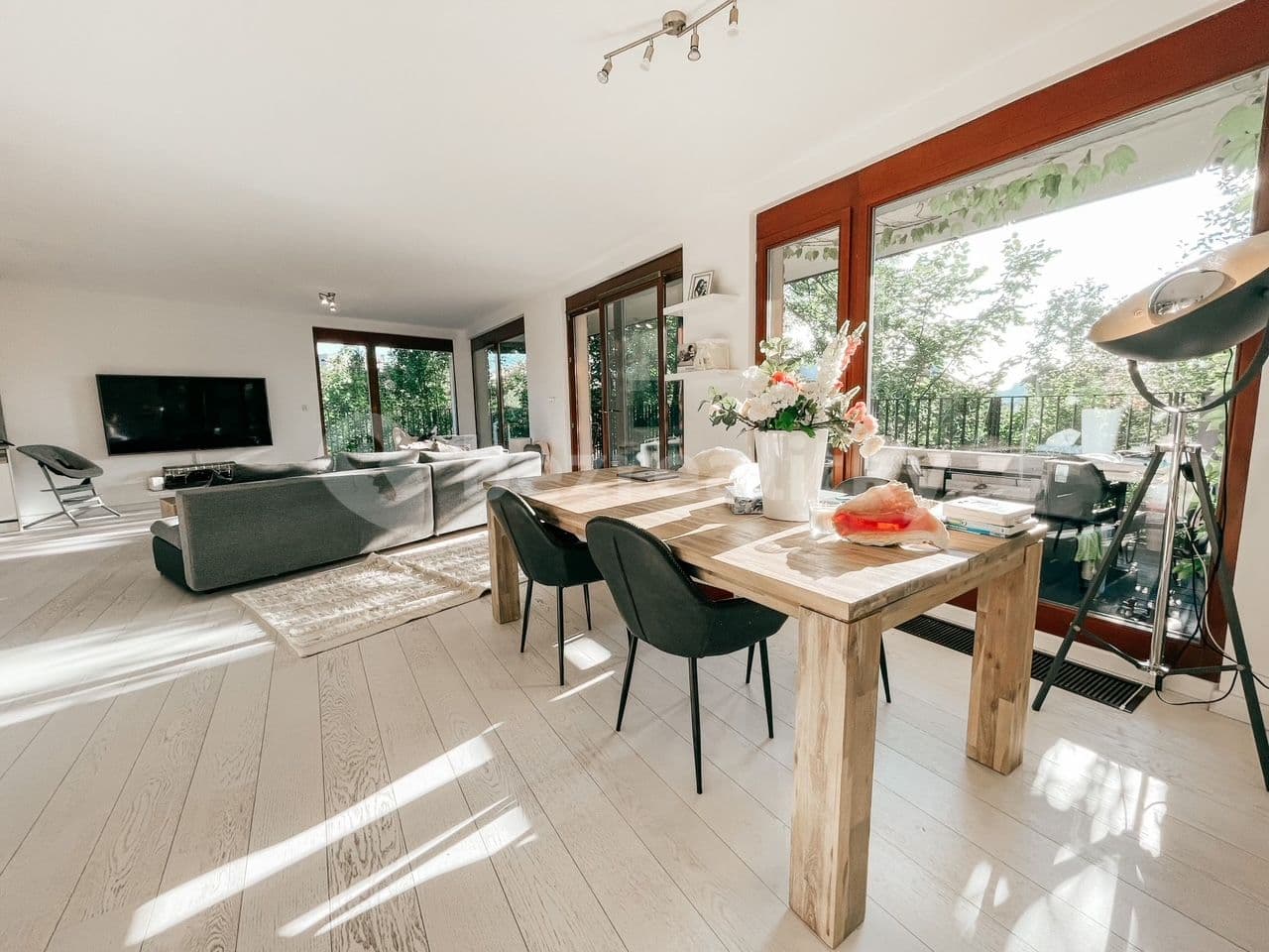 Prenájom bytu 3-izbový 130 m², Na Doubkové, Praha, Praha Prenájom bytu 3-izbový 130 m², Na Doubkové, Praha, Praha