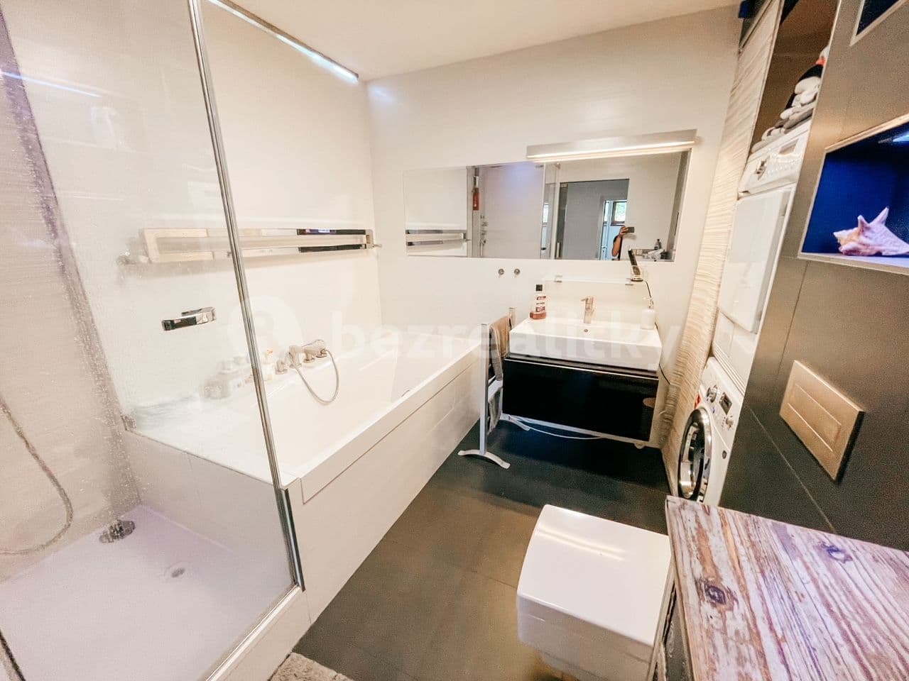 Prenájom bytu 3-izbový 130 m², Na Doubkové, Praha, Praha Prenájom bytu 3-izbový 130 m², Na Doubkové, Praha, Praha