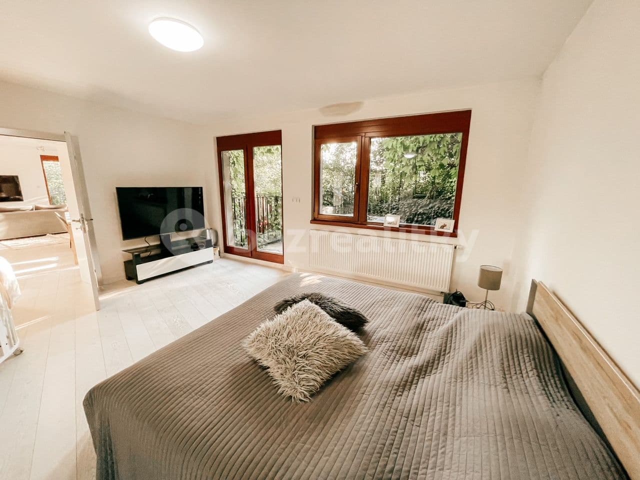 Prenájom bytu 3-izbový 130 m², Na Doubkové, Praha, Praha Prenájom bytu 3-izbový 130 m², Na Doubkové, Praha, Praha