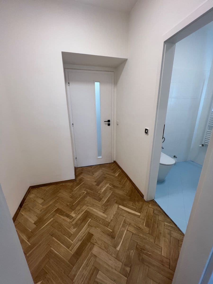 Prenájom bytu 2-izbový 40 m², Dalimilova, Praha, Praha Prenájom bytu 2-izbový 40 m², Dalimilova, Praha, Praha