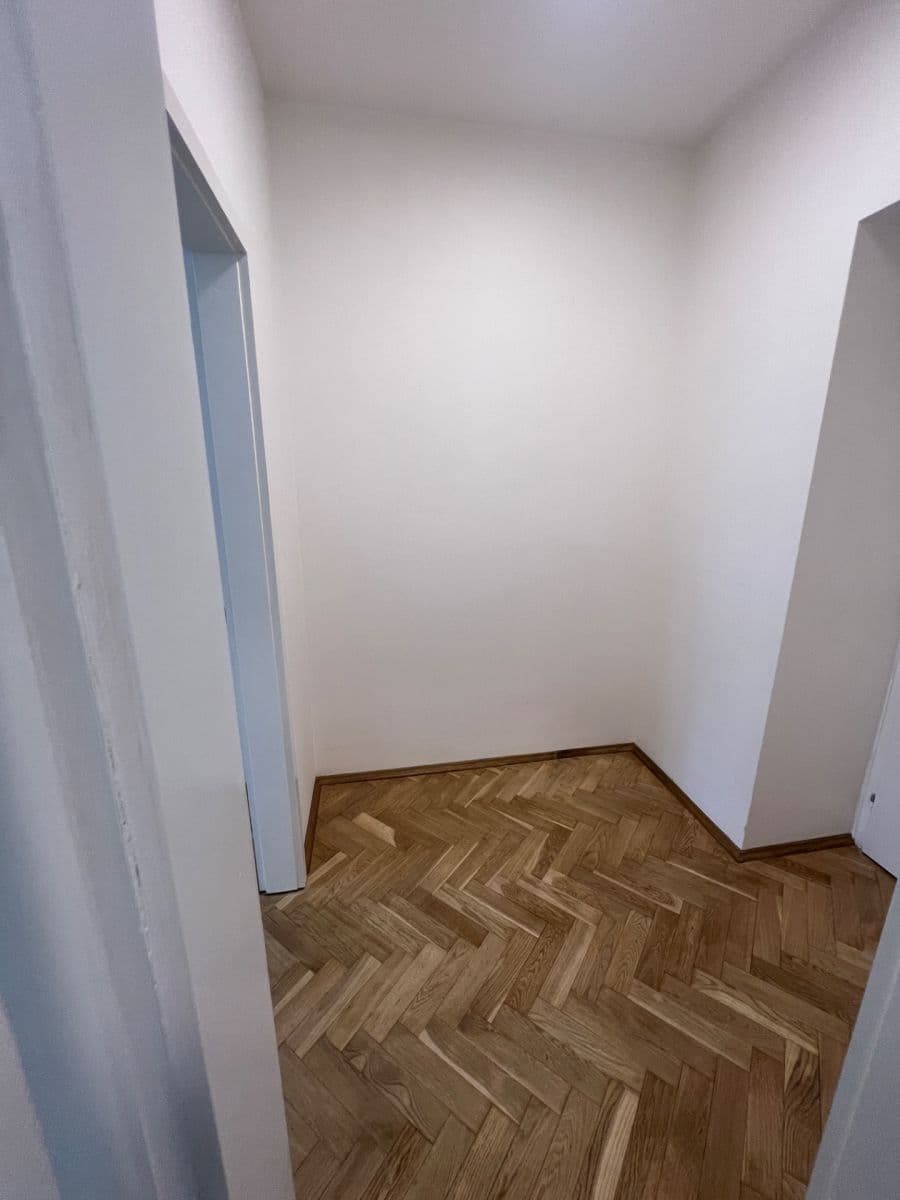 Prenájom bytu 2-izbový 40 m², Dalimilova, Praha, Praha Prenájom bytu 2-izbový 40 m², Dalimilova, Praha, Praha