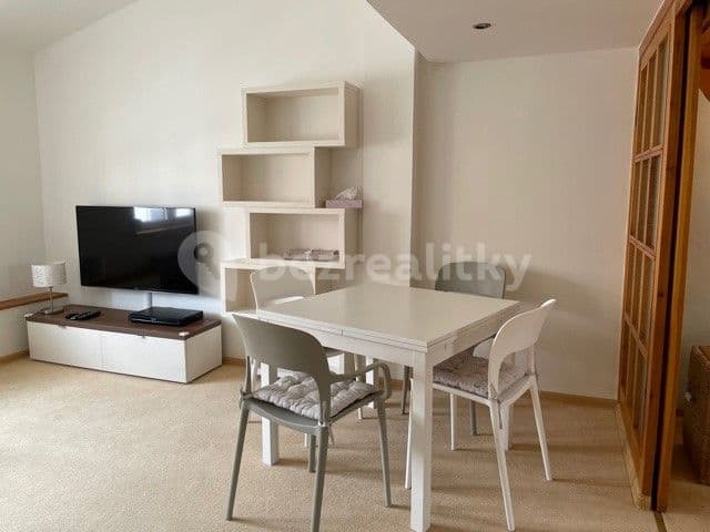 Prenájom bytu 3-izbový 60 m², Ke Džbánu, Praha, Praha Prenájom bytu 3-izbový 60 m², Ke Džbánu, Praha, Praha