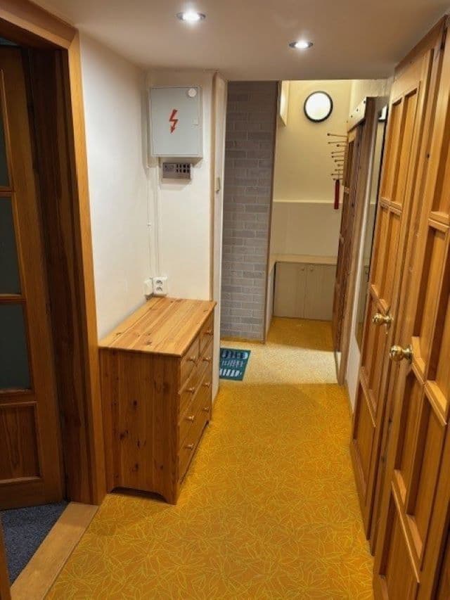 Prenájom bytu 3-izbový 60 m², Ke Džbánu, Praha, Praha Prenájom bytu 3-izbový 60 m², Ke Džbánu, Praha, Praha