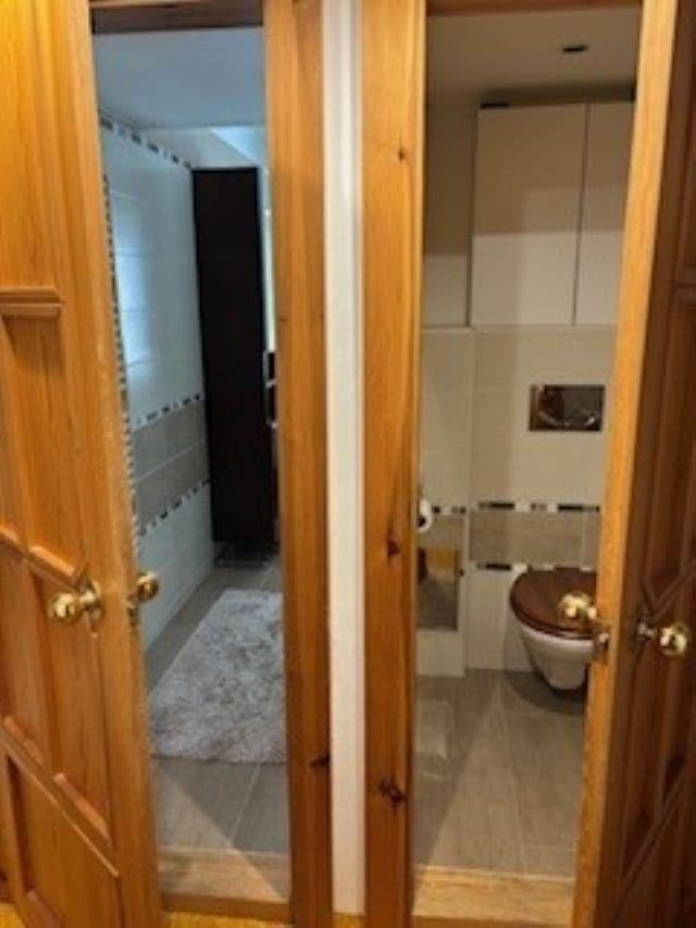 Prenájom bytu 3-izbový 60 m², Ke Džbánu, Praha, Praha Prenájom bytu 3-izbový 60 m², Ke Džbánu, Praha, Praha