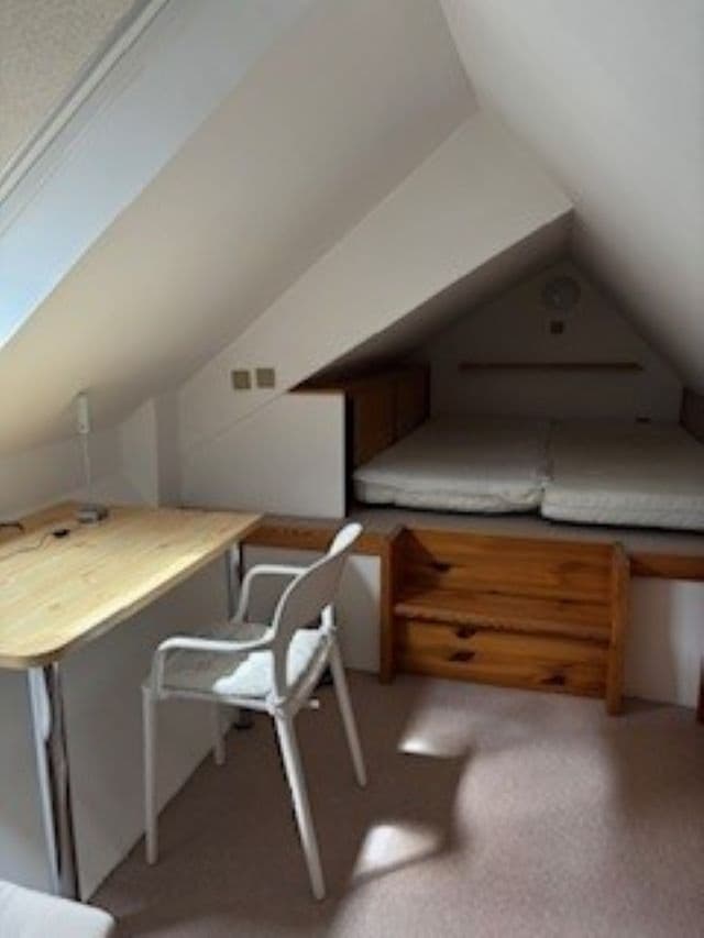 Prenájom bytu 3-izbový 60 m², Ke Džbánu, Praha, Praha Prenájom bytu 3-izbový 60 m², Ke Džbánu, Praha, Praha