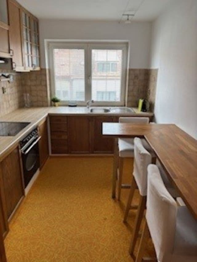 Prenájom bytu 3-izbový 60 m², Ke Džbánu, Praha, Praha Prenájom bytu 3-izbový 60 m², Ke Džbánu, Praha, Praha