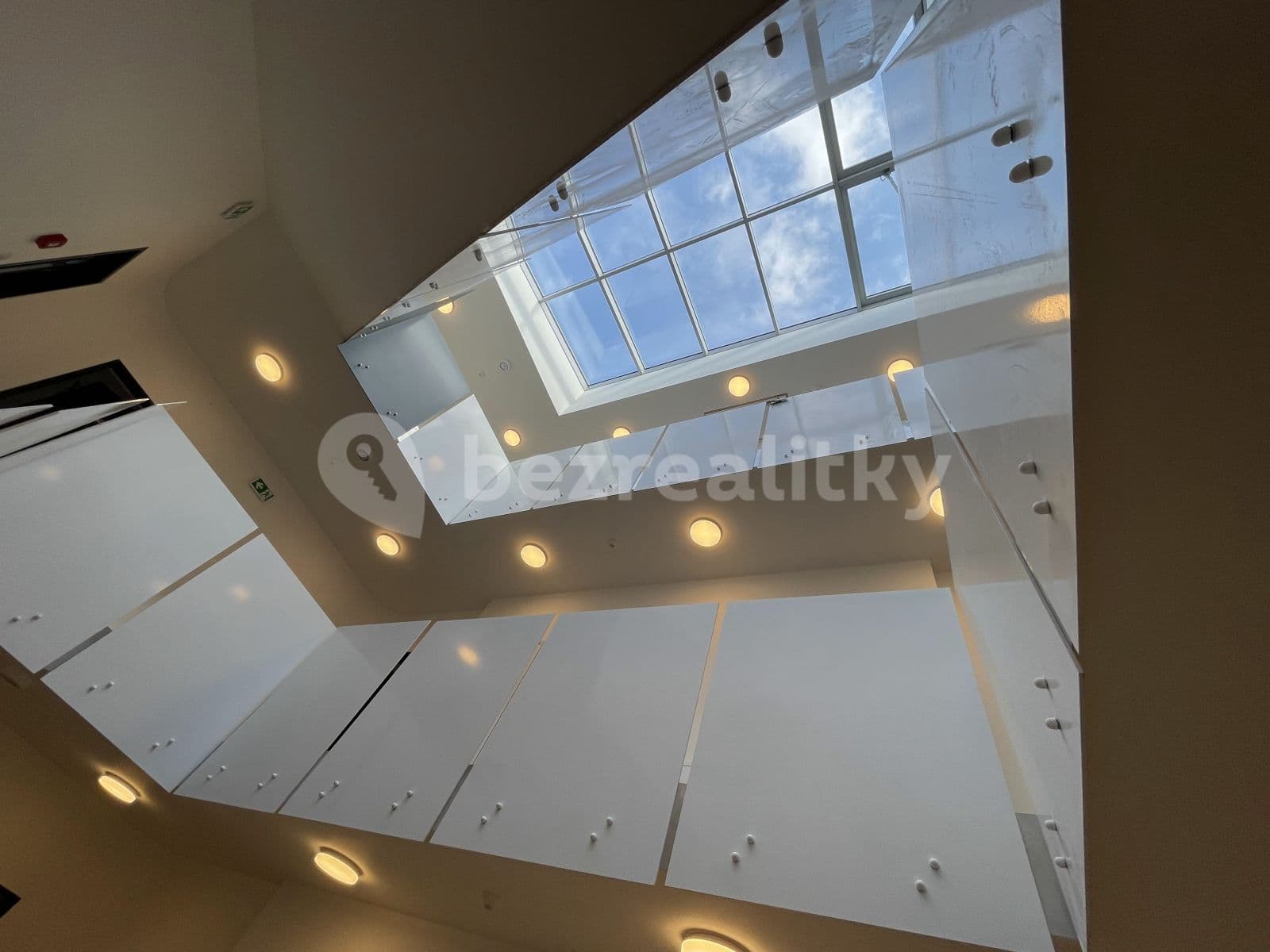 Prenájom bytu 1-izbový 30 m², Křižanská, Praha, Praha Prenájom bytu 1-izbový 30 m², Křižanská, Praha, Praha